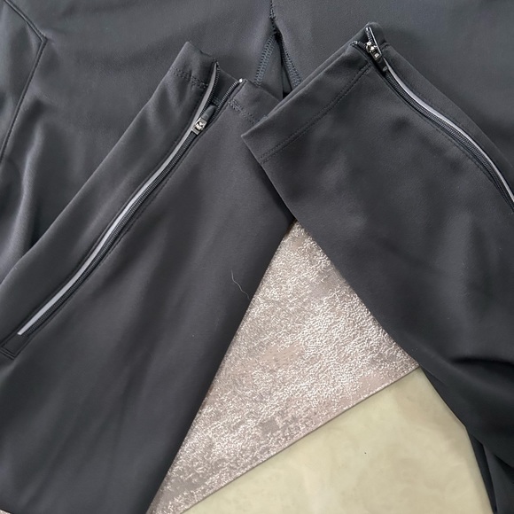 Nike Women’s Joggers - Picture 8 of 16